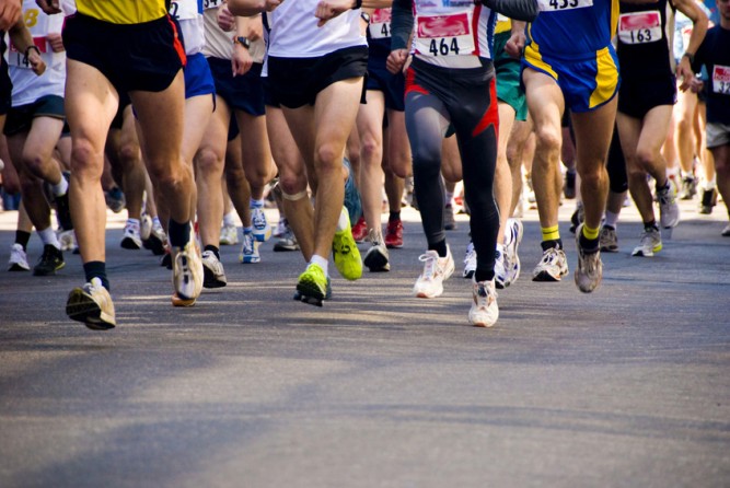 Marathon runners (@fotofolia)