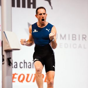 Renaud Lavillenie tutoie les nuages !