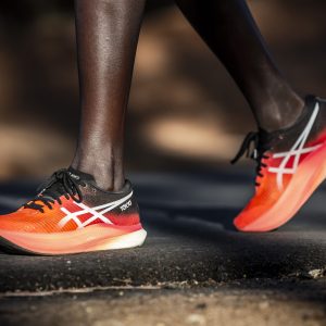 ASICS METASPEED : la nouvelle chaussure innovante à plaque de carbone !